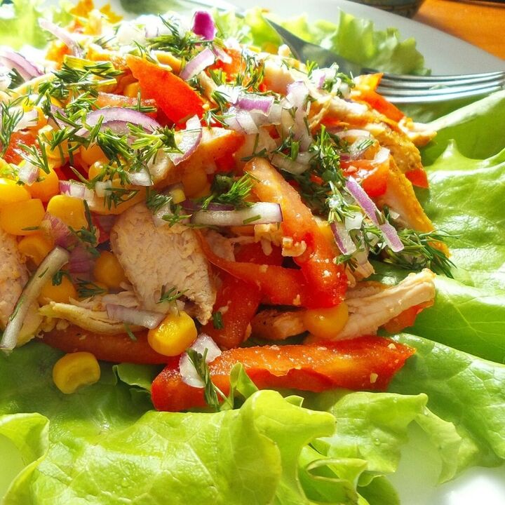Salada de legumes com frango